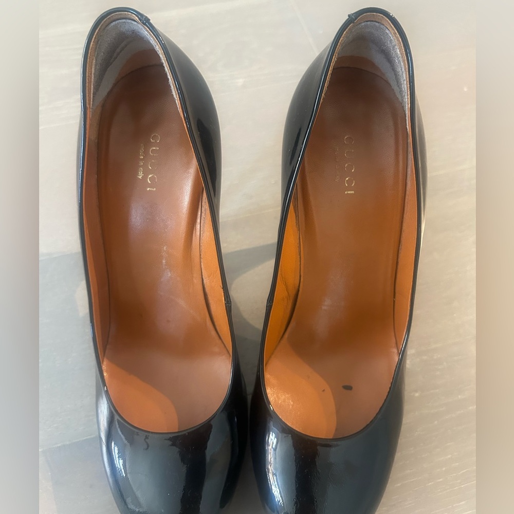 Gucci Round-Toe Heels - Picture 1 of 6